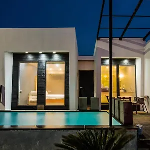 https://aqua-beautique-jeju.jejukoreahotels.com