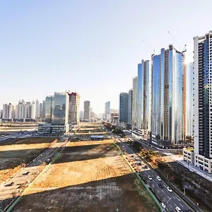 https://the-november-stay-in-landmark.incheonhotels.info