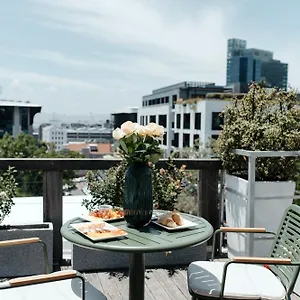 https://the-charles-cafe-rooms.hotels-capetown.com